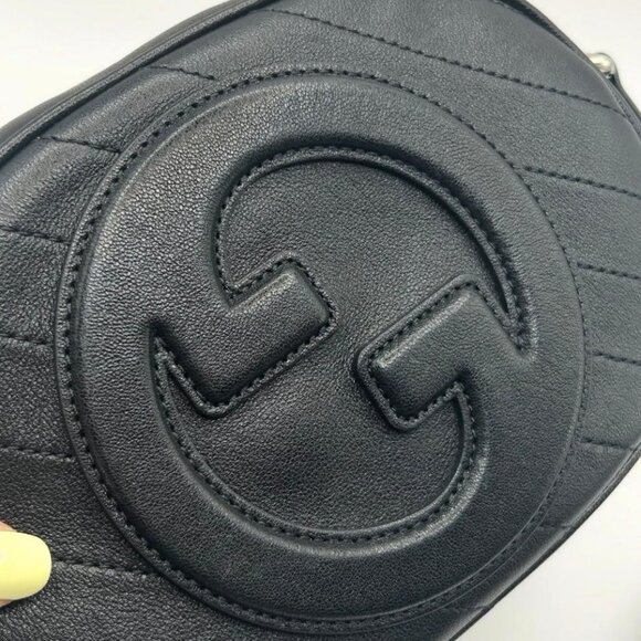 GUCCI - Picture 1 of 7